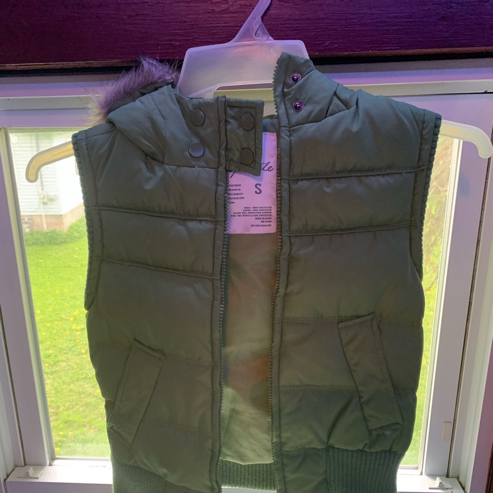 Aeropostale green vest